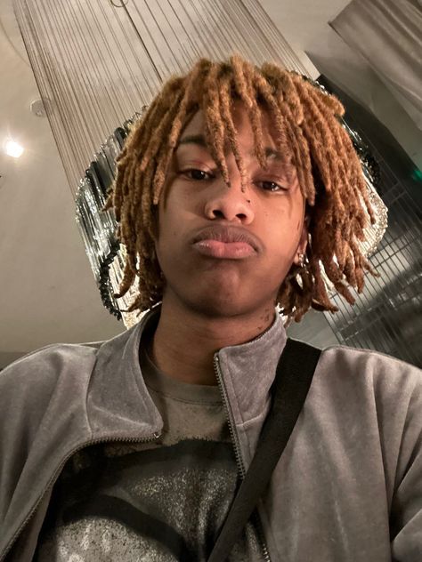 richamirii Rich Amiri, Dreadlock Hairstyles For Men, Music Rap, Rap Aesthetic, Cute Rappers, Dreadlock Hairstyles, Attractive People, Pretty Selfies, Aesthetic Photo