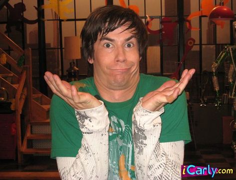 found from icarly facebook Spencer Icarly Funny, Spencer Shay Icarly, Spencer Icarly, Spencer Shay, Jerry Trainor, Icarly And Victorious, Nostalgia 2000s, Sam & Cat, Icarly