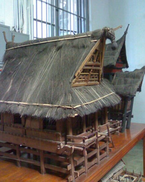 The bahay-kubo (nipa hut): outdoor villa idea, dotted around the gardens Traditional Filipino House, Museum Jakarta, Nipa Hut, Filipino House, Filipino Architecture, Bahay Kubo, Filipino Art, Archi Design, Asian Architecture