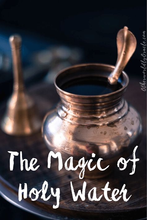 Holy Water: Types, Magical Uses & How to Make Your Own Holy Water Water Magick, Witchcraft Knowledge, Water Spells, Protection Blessing, Book Of Prayers, 2pac Art, Queen Of Pentacles, Oh Ho, Wiccan Books