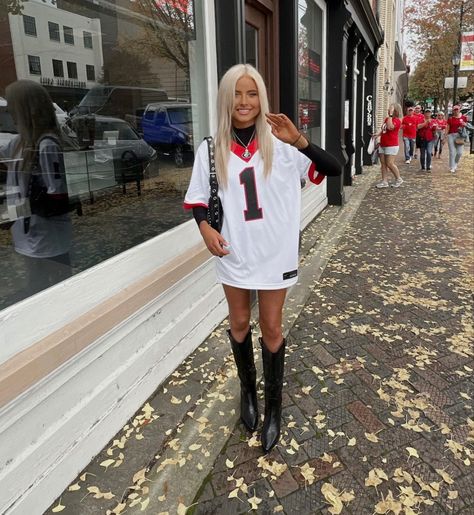 Cold Sec Gameday Outfit, Football Jersey And Cowboy Boots Outfit, Buccaneers Game Day Outfit, Cowgirl Boots Football Game Outfit, Cute Fall Football Game Outfits, Texas Tailgate Outfit, Falcons Game Day Outfit Woman, Football Game Day Outfit Cold, Keenland Racetrack Outfit Fall