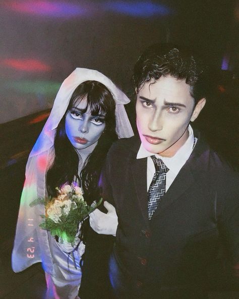 Tim Burton Halloween Costumes Couples, Gothic Halloween Couples Costumes, Tim Burton Couple Costumes, Alt Couple Halloween Costumes, Corpse Bride And Victor Costume, Emily And Victor Costume, Corpse Bride Costume Couple, Victor And Emily Costume, Victor Corpse Bride Costume