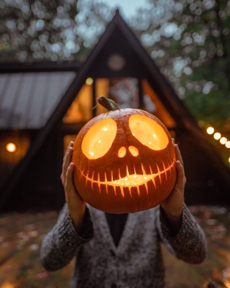 A New Town of Halloween — folk Simply Meant To Be, Pumkin Carving, Halloween Pumpkin Carving Stencils, Halloween Idea, Halloween Memes, Halloween Photography, Trick R Treat, Pumpkin Carvings Stencils, Halloween Pumpkins Carvings