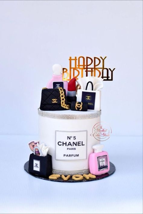 Cake Women, Bag Cakes, Chanel Cake, Mums Birthday, Cake Branding, Fashion Cake, Parfum Chanel, Designer Cakes, 16 Birthday Cake