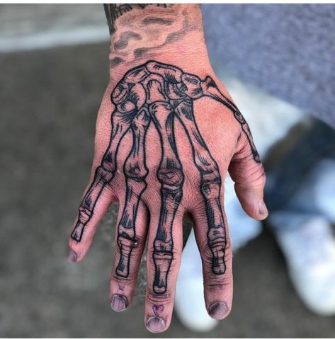 Bone Hand Tattoo, Hand Tattoos Pictures, Herren Hand Tattoos, Small Wave Tattoo, Skull Hand Tattoo, Bone Tattoos, Omerta Tattoo, Skeleton Tattoos, Men Tattoos