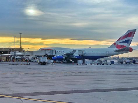 British Airways 747 at Phoenix Sky Harbor. Miami Rick, British Airways 747, Hong Kong Travel, Italy Travel Guide, Croatia Travel, Las Vegas Hotels, Nightlife Travel, British Airways, French Quarter