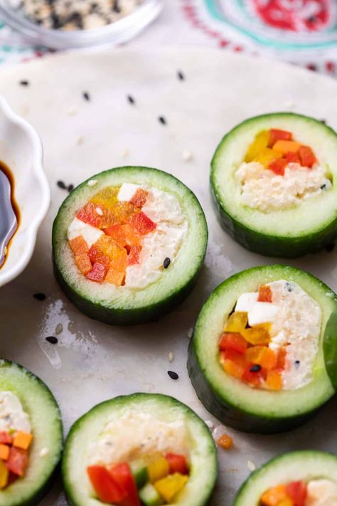 Cucumber Hummus, Hummus Appetizers, Good Appetizer, Sushi Fillings, Kalonji Seeds, Cucumber Sushi, Sushi Ingredients, Vegetarian Sushi, Cucumber Rolls