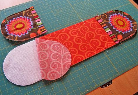 Easy Handmade Gifts, Quilted Potholders, Costura Diy, Small Sewing Projects, Sewing Items, Oven Mitt, Sewing Projects For Beginners, Easy Sewing Projects, Sewing Gifts