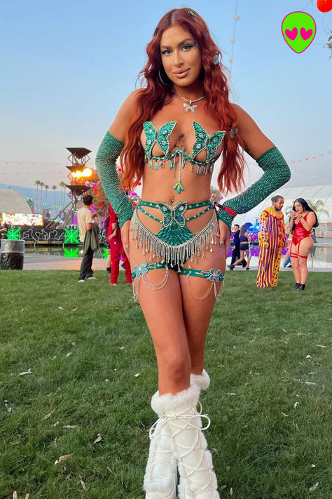 Rave outfits women, rave outfits ideas, festival outfit ideas, festival outfit inspiration Festival Poses, Cow Rave Outfit, Edc Fits, Ultra Miami Outfits, Rave Festival Outfit Ideas, Cool Rave Outfits, Rave Bae, Rave Outfits Ideas, Tomorrowland Outfit