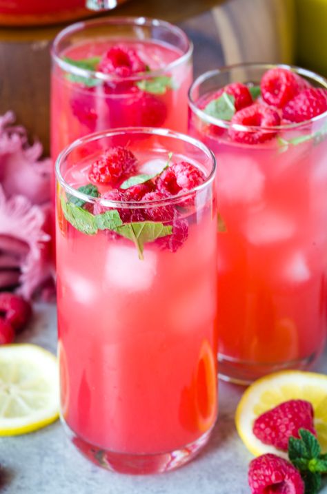 Raspberry Lemonade Summer Lemonade Recipes, Cucumber Mint Lemonade, Sugar Free Lemonade, Cucumber Lemonade, Easy Punch, Special Drinks, Meal Planning App, Mint Lemonade, Peach Lemonade