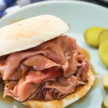 Bbq Ham Sandwiches, Ham Barbecue Recipe, Bbq Ham, Crockpot Barbecue, Easy Summer Dinner Recipes, Ham Sandwich Recipes, Sandwich Recipe Videos, Hearty Sandwiches, Meat Sandwiches