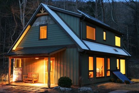 Passive Solar House Plans, Solar House Plans, Passive Solar Homes, Advantages Of Solar Energy, Passive Solar Design, Craftsman Exterior, Solar Design, Contemporary Exterior, Best Solar Panels