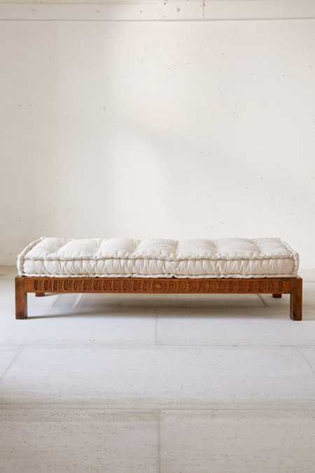 Daybed Cushion, Wood Daybed, Living Room Scandinavian, Bed Slats, Wooden Bench, Bed Base, Meditation Room, Boho Bedroom, Luxurious Bedrooms