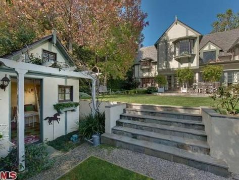 DREAM - guest house in back.... sooo cute! Tudor Revival House, Amazing Backyards, Houses With Character, Cottage Castle, Backyard Water Parks, Hudson Homes, Tudor Revival, Landmark Buildings, House Backyard