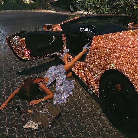 #glitter #crime #scenery #hair #cars #carsandmotorcycles #aesthetic #nightclub #money Arte Glitter, Rauch Fotografie, Glitter Photography, Boujee Aesthetic, Badass Aesthetic, Glitter Art, Salalah, Aesthetic Blue, Photo Wall Collage