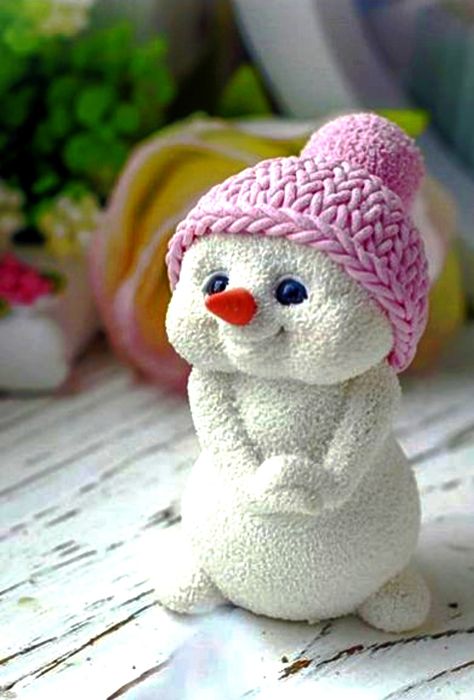 Snowman Crafts Diy, Christmas Decorations Outdoor, Candy Land Christmas Door, Felt Snowman, Christmas Tree Candy, Sock Dolls, Needle Felted Christmas, Sock Crafts, Candy Land Christmas Decorations