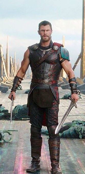 Chris Hemsworth....Thor I want one Thor Ragnarok Costume, Thor Costume, Hemsworth Brothers, Thor X Loki, Chris Hemsworth Thor, The Mighty Thor, Thor Ragnarok, Marvel Thor, Loki Thor