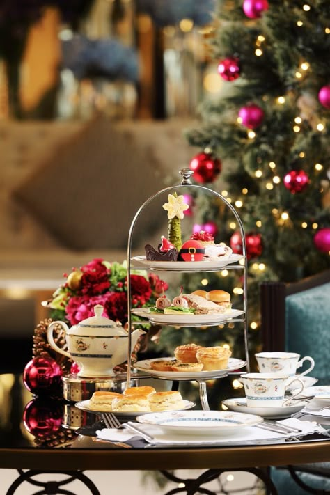 ‘Tis the season to be jolly…and to dish out festive brunches and afternoon teas at The Ritz-Carlton DIFC :) We’re running a competition to give away four prizes (each for two people) of the Christmas Day AND Friday brunches at Café Belge - as well as the hotel's daily afternoon tea. Enter via this link. Good luck! What makes a perfect afternoon tea or brunch for you?  #FestiveDiva #WinWithFooDiva #RCMemories Christmas Afternoon Tea, Afternoon Tea London, Christmas Tea Party, Fruit Scones, Tea Places, Malaysian Food, Fortnum And Mason, Tis The Season To Be Jolly, Clotted Cream