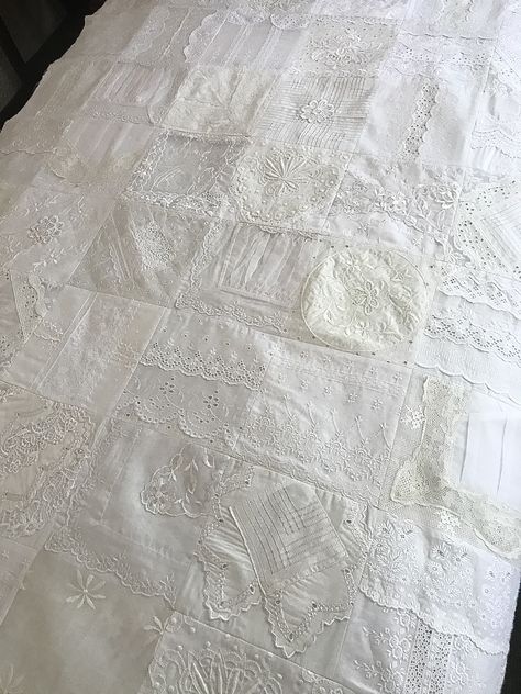 White On White Quilt Ideas, Heirloom Quilt Patterns, Doily Quilt, Shabby Chic Quilt Patterns, White Patchwork Quilt, Wedding Dress Quilt, Lace Quilt, Wedding Dress Keepsake, Patchwork Tablecloth