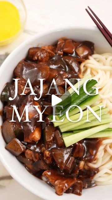 Black Bean Noodles, Bean Noodles, Sliced Cucumber, Wheat Noodles, Chinese Dishes, The Sauce, Rice Noodles, Cooking Videos, Pork Belly