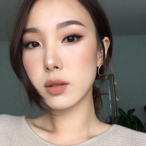 Asian Makeup Before And After, Monolid Eye Makeup, Monolid Makeup, Korean Makeup Tips, Asian Makeup Looks, Makeup Before And After, Korean Eye Makeup, Japanese Makeup, Braut Make-up