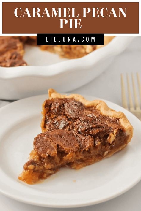 Caramel pecan pie is a Southern classic with a caramel twist in place of corn syrup - it's ready to bake in only 10 minutes! #caramelpecanpie #pecanpie #pie Caramel Pecan Pie, Pie Crust Recipe Easy, Caramel Pie, Mini Pecan Pies, Chocolate Pecan Pie, Homemade Pumpkin Pie, Pecan Pie Bars, Homemade Cheesecake, Slow Cooker Desserts