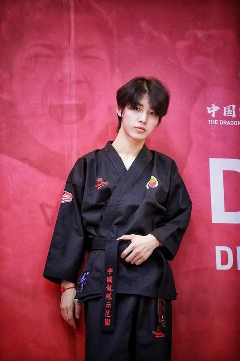 Lin Quinan, Lin Qiunan, Couple Korean, Mlem Mlem, Sports Stars, Chinese Boy, Taekwondo, Boyfriend Pictures, Buddhism