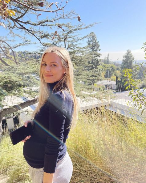 Morgan Stewart McGraw on Instagram: “Just severely out of breath....” Pregnacy Fashion, Morgan Stewart, Pregnancy Pics, Out Of Breath, Pregnancy Style, Growing Belly, How Many Kids, Future Mom, Growing Family