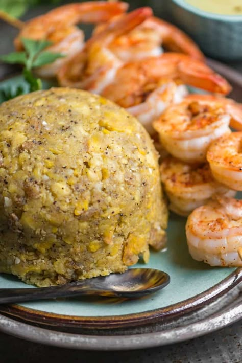 Puerto Rican Mofongo, Mofongo Recipe, Mashed Plantains, Garlic Sauce Recipe, Plantain Recipes, Puerto Rican Dishes, Puerto Rico Food, Boricua Recipes, Puerto Rican Recipes