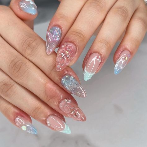 Cotton Candy Fairycore 🧚🏻 recreation from @aurakanails 💙 on Medium Almond Gelx #nailinspo #naildesign #vancouvernails #nailart #fairycorenails #3dnailart #3dflowernails #edcnails #nails2inspire #pinterestnails Fairy Inspired Nails, Fairycore Nails, Fairy Nail Art, Detailed Nails, Summer Nail Art Ideas, Shell Nails, Cotton Candy Nails, Candy Nails, Water Nails