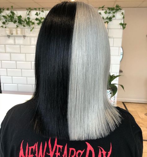 Salon 4 Eleven created this amazing half and half split dye hair. Perfect for the Cruella vibes! Black And Silver Split Dye, Black Blonde Split Dye, Dyed Hair Split, Black And White Split Dye, Half Black Half White Hair, Half White Hair, Spooky Hairstyles, Cruella Hair, Hair Wishlist