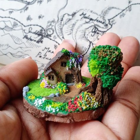 Clay Forest Scene, Miniature Clay Houses, Polymer Clay Diorama, Polymer Clay Fairy House, Desk Buddies, Room Box Miniatures, Polymer Clay Fairy, Doll House Crafts, Clay Fairies