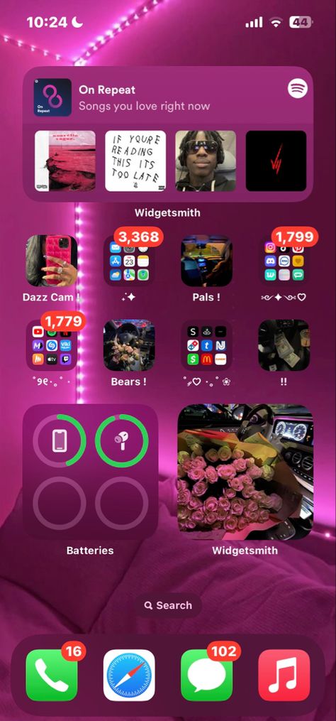 Organize Phone Apps, Pretty Wallpaper Ipad, Ipad Essentials, Custom Ipad, Iphone Home Screen Layout, Iphone Obsession, Phone Inspiration, Iphone Organization, Iphone App Layout