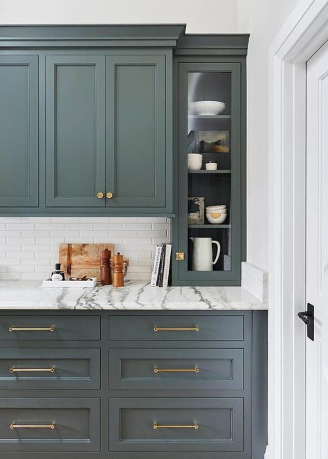 This Green Hue Will Be a Hot Kitchen Color Trend in 2019 | MyDomaine #kitchenrenovation #bathroomcabinets Kitchen Color Trends, Model Dapur, Серая Кухня, Kabinet Dapur, Green Kitchen Cabinets, Interior Vintage, New Kitchen Cabinets, Classic Kitchen, Green Cabinets