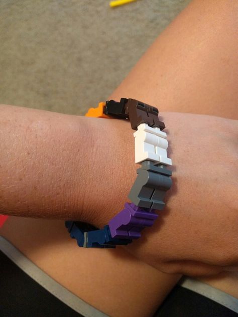 Making Lego Aesthetic, Meme Bracelet, Lego Jewelry Holder, Lego Bracelet, Lego Necklace, Sonic Videos, Dibujos Toy Story, Lego Head, Grunge Pictures