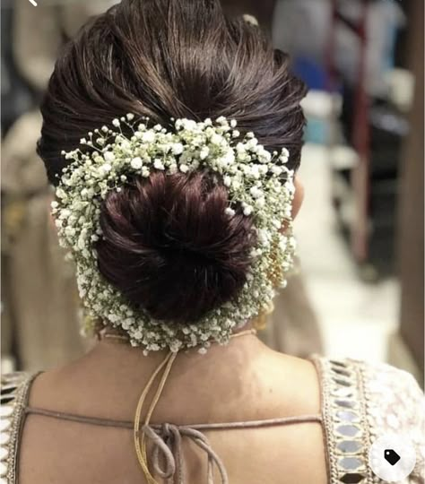 Simple Hairstyle For Saree, Hairstyle For Saree, Engagement Hairstyle, South Indian Wedding Hairstyles, Hairstyle For Wedding, Hairstyle Indian Wedding, Bridal Hairstyle Indian Wedding, Wedding Bun, Hair Style On Saree