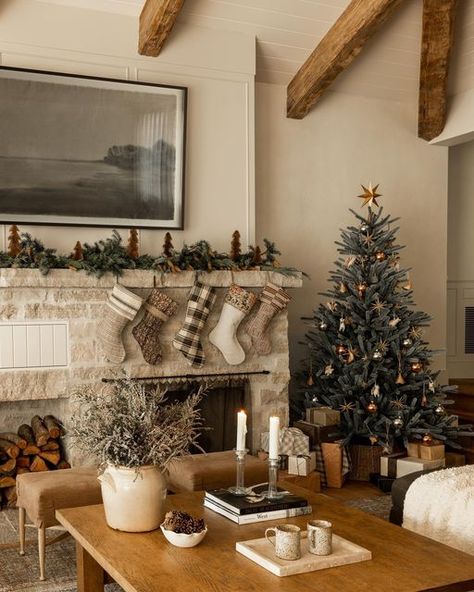 Holiday Lookbook, Cottage Style Home, Merry Christmas Ya Filthy Animal, Shoppe Amber Interiors, Happy Monday Everyone, Christmas Decor Inspiration, Christmas Feeling, Christmas Inspo, Amber Interiors