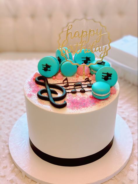 Music theme cake, musical notes, pink and blue cake Cake With Music Theme, Birthday Cake Music Theme Ideas, Musical Notes Cake Ideas, Cake Music Birthday, Karaoke Cake Ideas, Music Cakes Birthday, Music Note Cake Ideas, Karaoke Birthday Cake, Cake For Music Lover