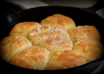 Mountain Top Spice: Iron Skillet Biscuits Iron Skillet Biscuits, Skillet Biscuits, Appalachian Recipes, Cast Iron Skillet Cooking, Skillet Bread, Savory Breads, Iron Recipes, Iron Skillet Recipes, Skillet Cooking