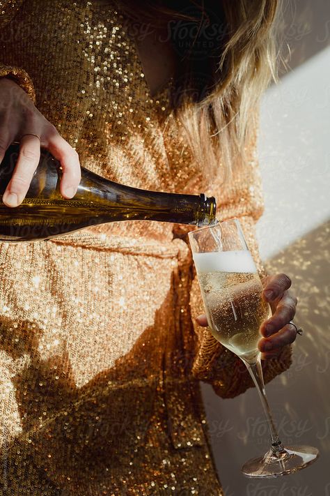 Sparkles And Champagne, Champagne Beach, Champagne Brands, Lingerie Photography, Disco Glam, Wine Photography, Champagne Bubbles, Candles Photography, Champagne Pop