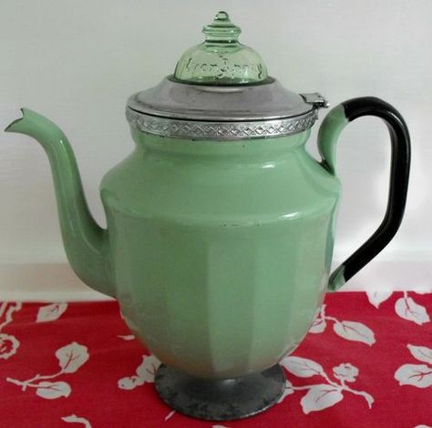 Vintage Jadeite, Jadite Green, Kitchen Green, Vintage Coffee Pot, Green Glassware, Antique Glassware, Coffee Pots, Vintage Kitchenware, Thrift Shop