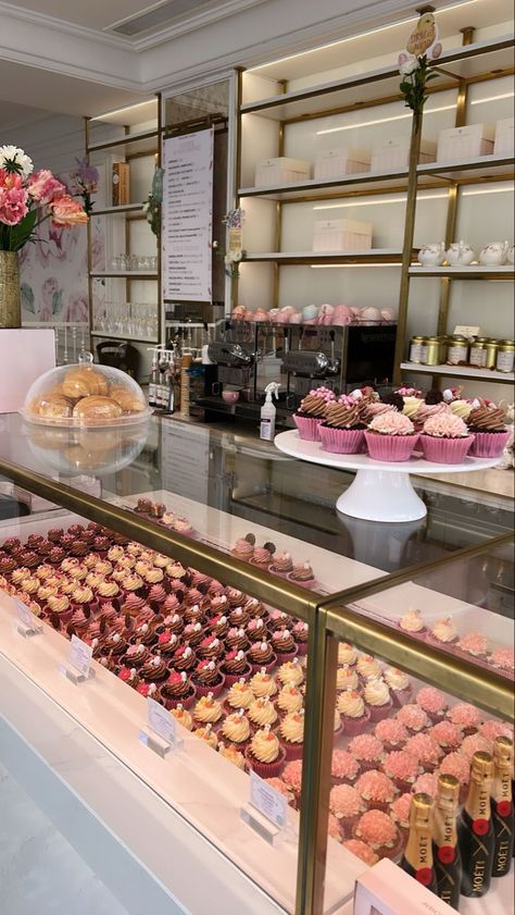 Bakery Astethic Wallpaper, Bakery Shops Interior, Cute Bakery Ideas Interior, Pastry Shop Interior Design Ideas, Cupcake Bakery Interior, Pastel Bakery Interior, Bakery Layout Design, Bakery Color Schemes, Fancy Bakery Interior