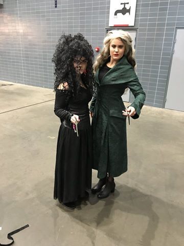 Narcissa Malfoy and Bellatrix LeStrange Narcissa Malfoy Cosplay, Narcissa Malfoy Costume, Bellatrix Halloween Costume, Bellatrix Halloween, Malfoy Costume, Female Wizard, Narcissa Malfoy, Inspired Costumes, Wizard Costume