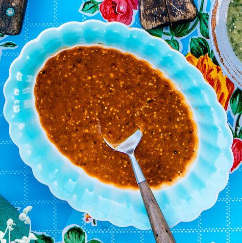 Vegetarian Chile, Mexican Chile, Mexican Salsa Recipes, Red Salsa, Mexican Salsa, Backyard Parties, Easy Salsa, Salsa Dip, Big Backyard