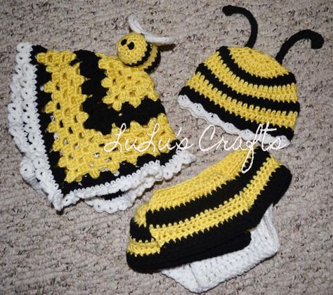 Bumble Bee Hat ~ Free Pattern Crochet Bumble Bee, Bee Hat, Crochet Baby Photo Prop, Bee Crochet, Crochet Photo Props, Yarn Box, Crochet Diaper Cover, Crochet Newborn, Lovey Pattern