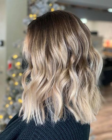 Get the Look You Want: Balayage vs. Foil - Mill Pond Salon Full Foil Vs Balayage, Balayage Vs Foil, Partial Balayage Vs Full Balayage, Highlights Vs Balayage, Foils Vs Balayage, Bright Balayage, Balayage Vs Highlights, Full Balayage, Partial Balayage