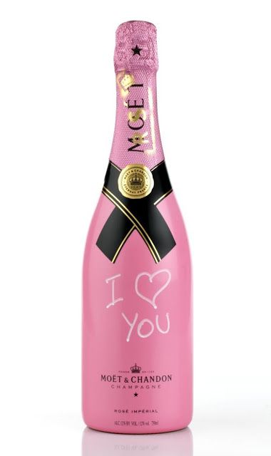 Moet Rose, Chandon Rose, Champagne Brands, Moët Chandon, Moet Chandon Champagne, Pretty Alcoholic Drinks, Tag Your Love, Tequila Bottles, Rose Champagne