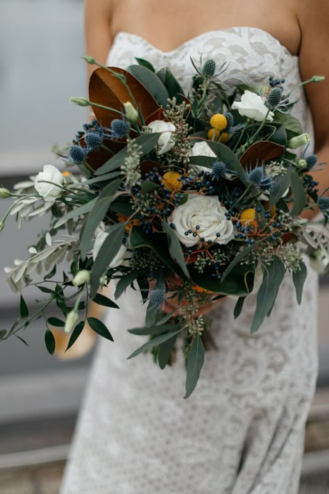 Thistle Wedding Flowers, Privet Berry, Green Fall Weddings, Unique Bouquets, Magnolia Bouquet, Thistle Wedding, Berry Bouquet, Greenery Wedding Bouquet, Green Wedding Bouquet