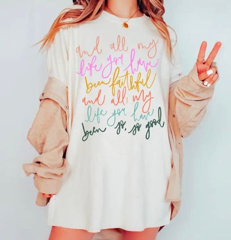 I mean how adorable are these new graphic tee’s that just came in?!🤩 Get yours today, before they sell out! We have a feeling they will go fast. Available in store or on our app! Goodness Of God, Bath Gift, Tshirt Ideas, Heather White, Oversized Style, Tie Knots, Sell Out, Kids Tops, Sweater Weather