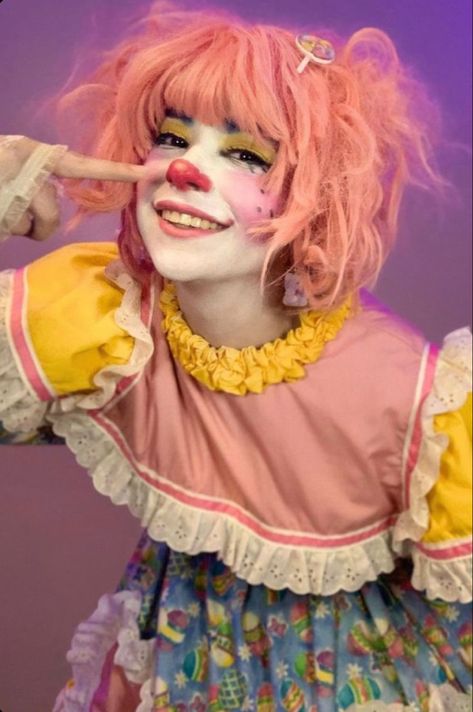 Clussy Fever, Clown Aesthetic, Clowncore Aesthetic, Cute Clown Makeup, Circus Aesthetic, Clown Clothes, Female Clown, Cute Clown, Vintage Clown